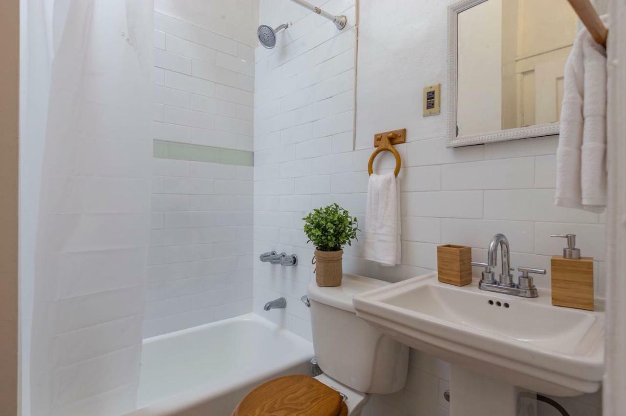 Lavish 3 Bedroom Apt In Williamsburg!! Нью-Йорк Екстер'єр фото